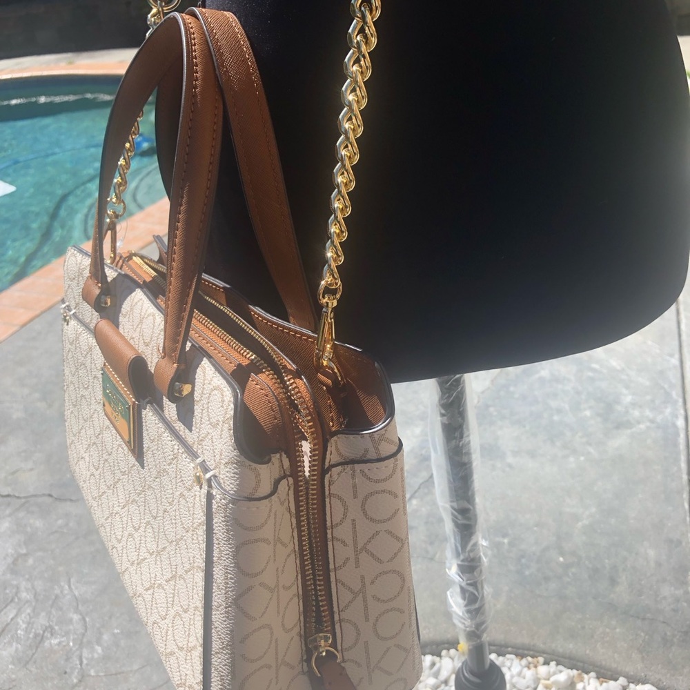 Calvin Klein (Brand New With Tags) Cream Logo Satchel w/Brown Trim&Gold Hardware - Picture 6 of 11